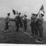Revue des troupes par le Général de Gaulle - Chelles 1945